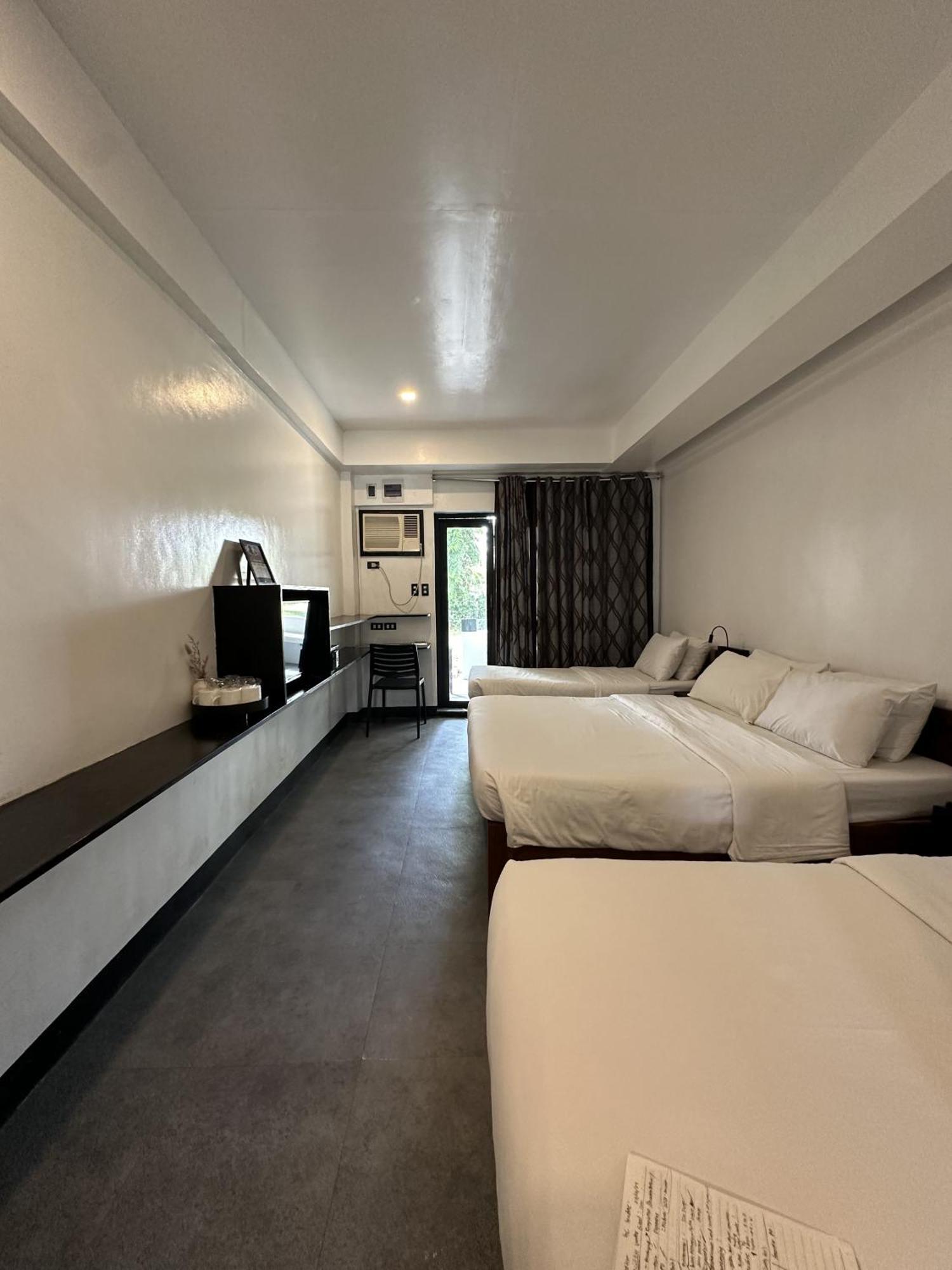 Fernando'S Hotel Sorsogon Экстерьер фото