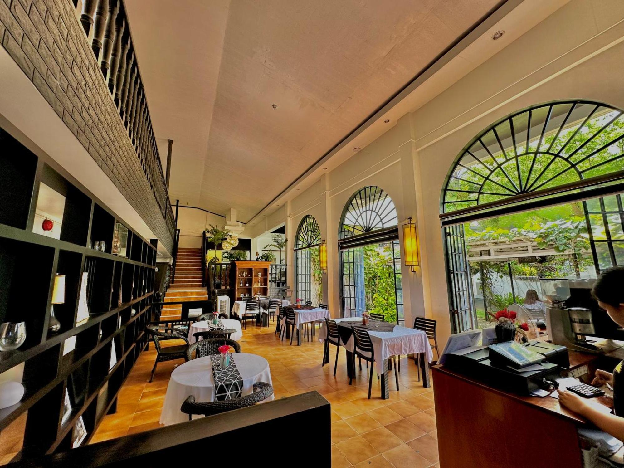 Fernando'S Hotel Sorsogon Экстерьер фото